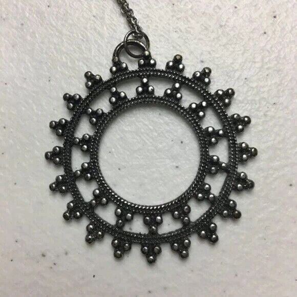 Sun Medallion Pendant Necklace 28in Silver Tone Cable Chain Spring Clasp - Picture 5 of 9